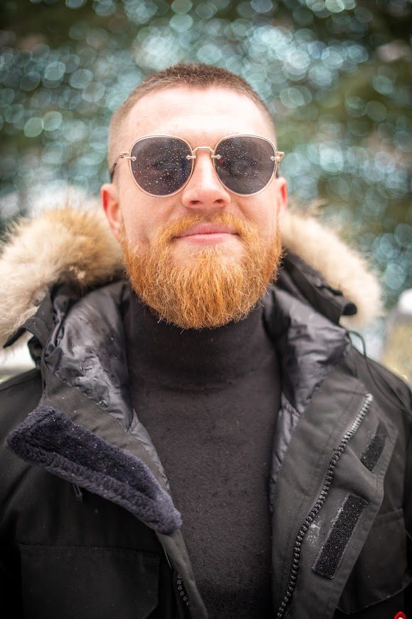 The Bad Digital Nomad outdoors in winter travel clothing